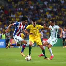 Bragantino e Athletico-PR empatam e seguem fora do G4