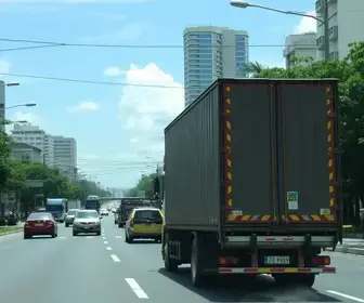 Carreta em 'L' congestionamento Fernão Dias
